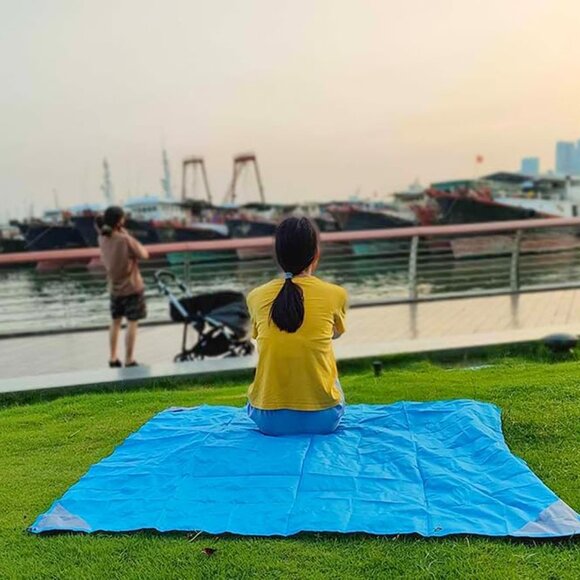 Foldable Lightweight Beach Mat Waterproof Picnic Sleeping Mat ((Ask for Size)) - Picture 3 of 6